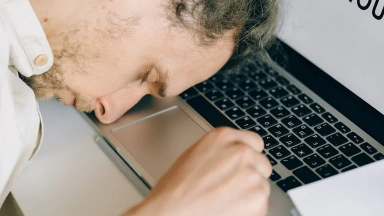 Cómo poner límites en el trabajo sin dañar tu reputación - Estrés Laboral