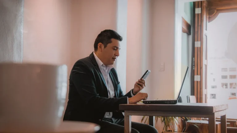 Notificaciones del móvil y enfoque en el trabajo